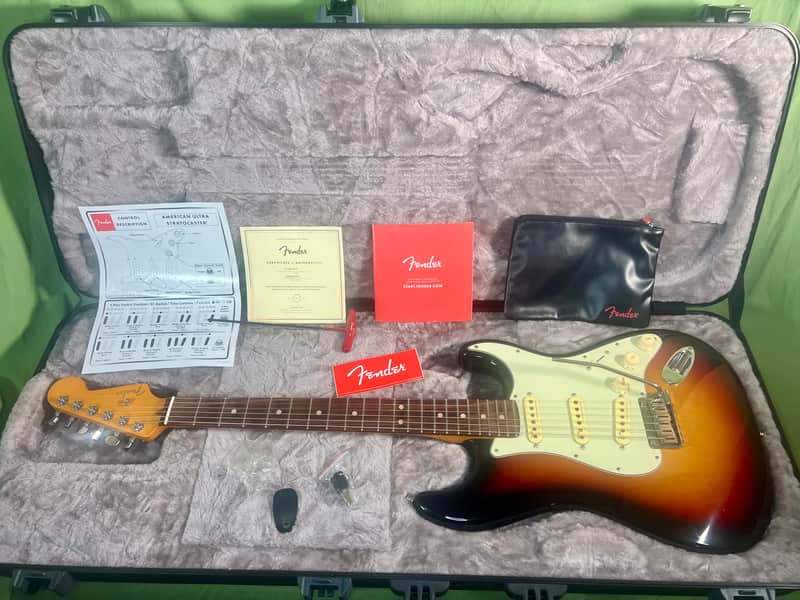 Fender American Ultra Stratocaster with Rosewood Fretboard 2022 - Ultraburst w/Elite Case