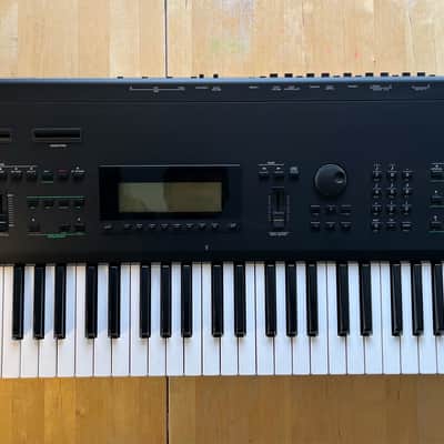 Yamaha SY77 Synth image 2
