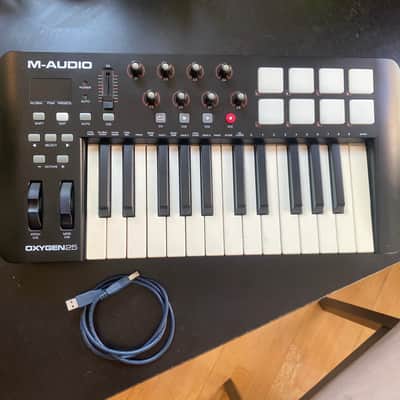 M-Audio Oxygen 25 MKV MIDI Keyboard Controller 2021 - Present - Black image 4
