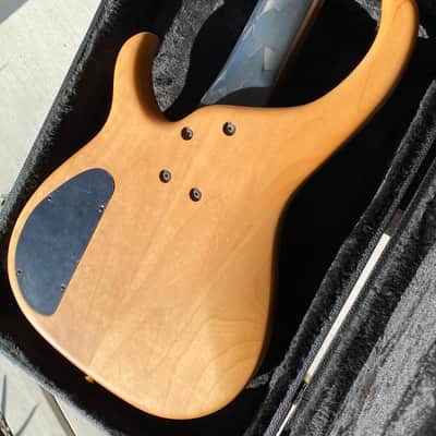 Modulus Graphite Quantum Q5 5-String Bass Guitar, graphite neck image 19