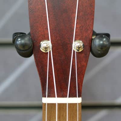 Gretsch G9100 Soprano Standard Ukulele with Gig Bag, Vintage Mahogany Stain image 4