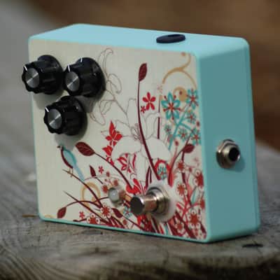 Millipede FX - 'Summer's Day Delay' - Echo / Delay Guitar Pedal - 2014 - Fuchsia image 2