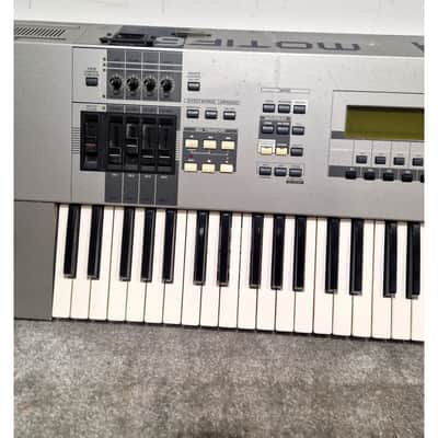 Yamaha Motif6 - Musical Keyboards - Silver - Fair image 10