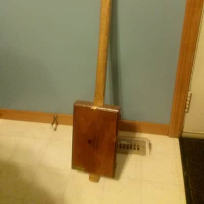 Weekly House Cigar Box Guitar 2013 Natural image 2