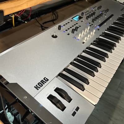 Korg Wavestate SE 61-Key Wave Sequencing Synthesizer 2024- Platinum image 2