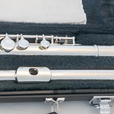 Yamaha YFL-321 Intermediate Flute *Made in Japan *Silver Headjoint *Overhauled New Pads image 2