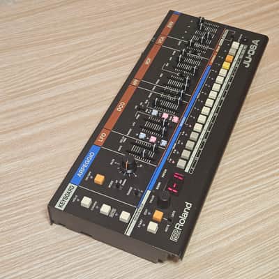 Roland JU-06A Boutique Series Digital Synthesizer Sound Module With Angled Stand image 2