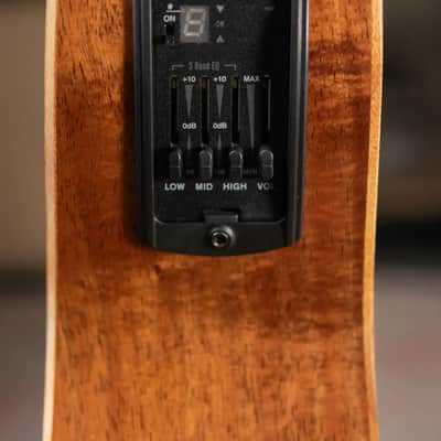 Taylor GS Mini-e Koa Bass Acoustic/Electric with Gig Bag image 8
