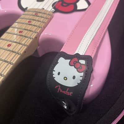 Squier Hello Kitty Stratocaster 2024 - Present - Pink image 8