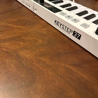 Arturia KeyStep 37 MIDI Controller 2021 - 2025 - White image 4