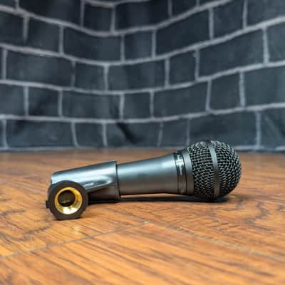 Shure PGA58 Dynamic Microphone - Handheld Mic for Vocals with Cardioid Pick-up Pattern, Discrete On/Off Switch, Mic Clip and Zipper Pouch (PGA58-XLR) - Black image 9