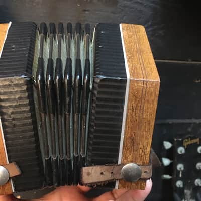 “Steel Reeds” Vintage German Concertina image 3