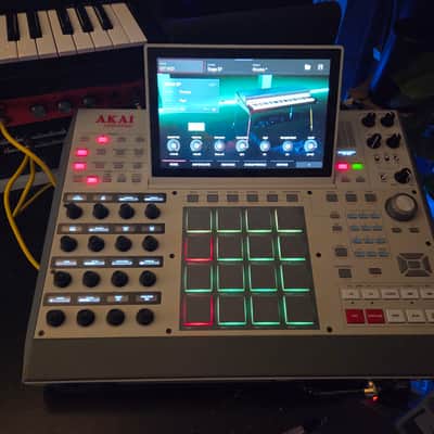 Akai MPC X SE (2023) Music Workstation image 3