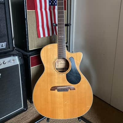 Alvarez AG75CE Artist Series Cutaway Grand Auditorium w/ Electronics Natural image 1