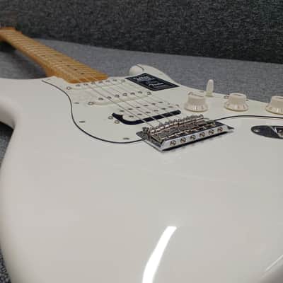 Fender Player Strat HSS MN PWT Electric Guitar - Versatile Sound image 3
