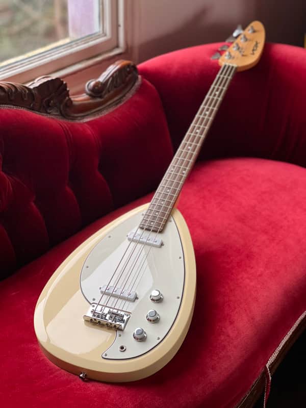 Vox 2014 Mark III 60s Teardrop Bass Reissue - White - Mint with