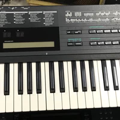 Yamaha DX7--IID 1985-1989 - Black