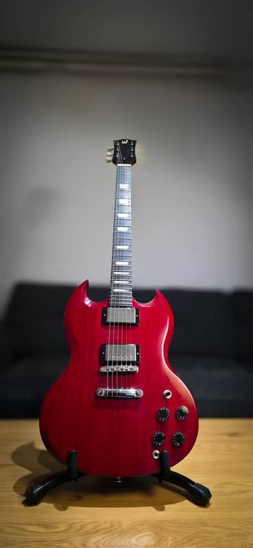 Wolf Guitars Double cut SG 2026 - Waterbased Dragon's Blood image 1