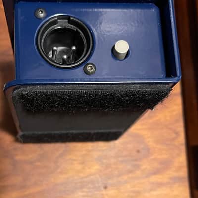 Radial Pro48 Active Direct Box 2015 - Blue image 4