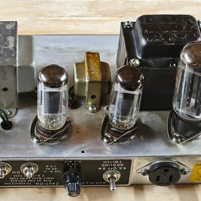 Fender Deluxe Reverb 2-Channel 22-Watt 1x12" Guitar Combo 1978-1979 - Silverface image 11