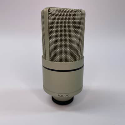 MXL 990 Large Diaphragm Condenser Microphone – w/ Shock Mount, Clip & Case – Clean image 5