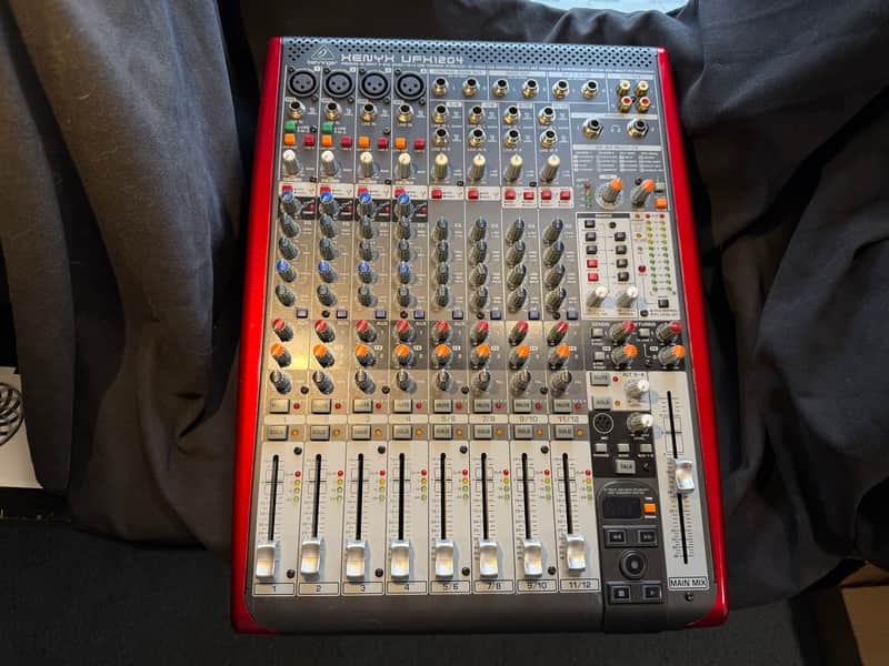 Behringer UFX1204 12-Input 4-Bus Mixer XENYX USB 2010s - Standard image 1