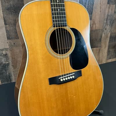Martin D-28 1986 Natural Finish w/Hard shell case Acoustic Electric Guitar image 3