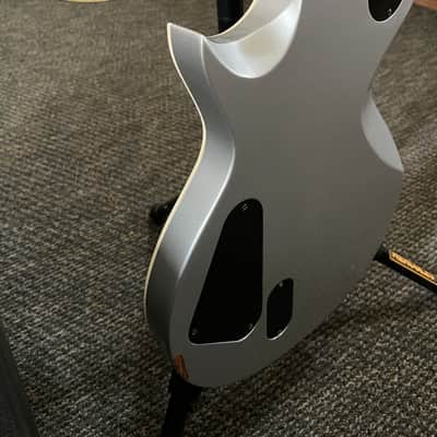 ESP LTD Deluxe 2010 - Silver burst image 16
