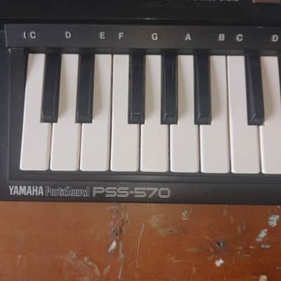 Yamaha PortaSound PSS-570 Multi-Programmable Keyboard image 4