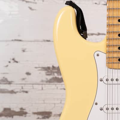 Fender CIJ "Yngwie Malmsteen" Stratocaster - Yellow White  2002-2004 image 8