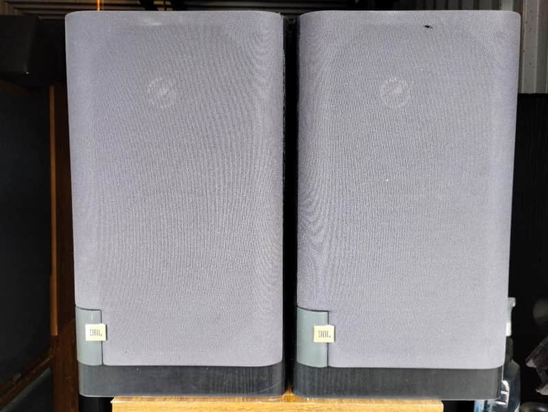 JBL LX300 large bookshelf speakers in very good condition - 1990's