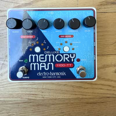Electro-Harmonix Deluxe Memory Man 1100-TT Tap Tempo 1100Ms Analog Delay 2011 - Present - Blue image 1