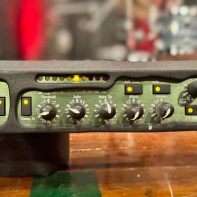 Focusrite Green 4 Dual Compressor / Limiter 1990s - Black image 2