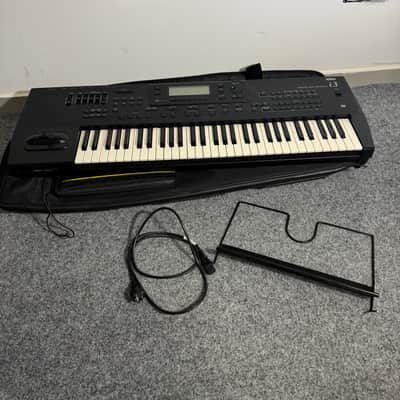 Korg I3 Workstation/Arranger Keyboard (90s model)