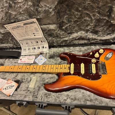 2016 Fender USA Elite Stratocaster HSS Ash Body Maple fretboard near MINT RARE image 14