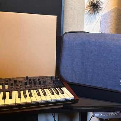 Korg Multi/Poly 37-Key Analog Modeling Synthesizer 2024 - Present - Black & Blue with Wood Sides image 6