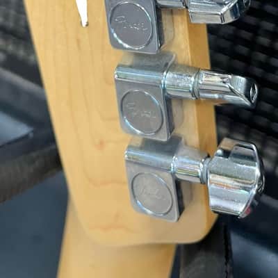 Fender American Special Telecaster with Maple Fretboard 2011 - 3-Color Sunburst image 12