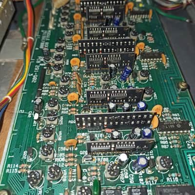 Roland Juno-106 61-Key Programmable Polyphonic Synthesizer Bild 10