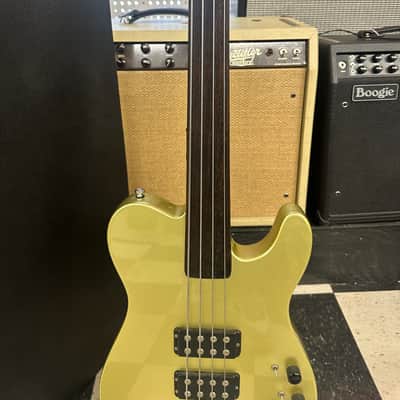 G&L ASAT Fretless Bass 90s image 5