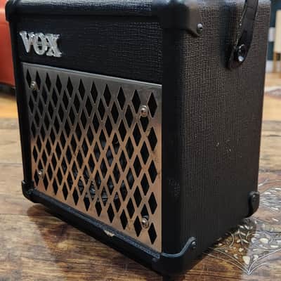 Vox DA-5 Busker Modelling Amplifier 2005-2009 image 3