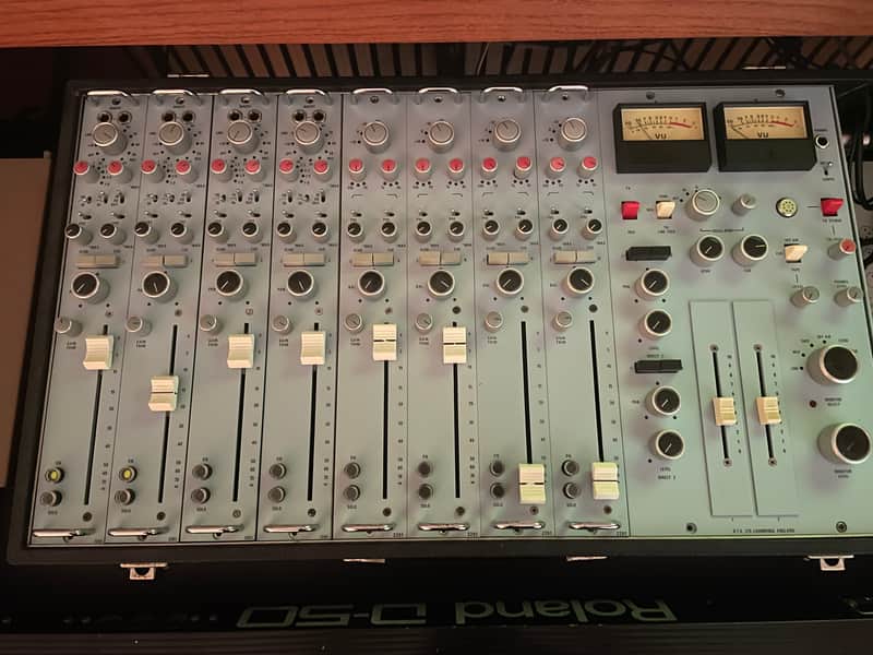 Neve Phillipian 1978 - Blue image 1