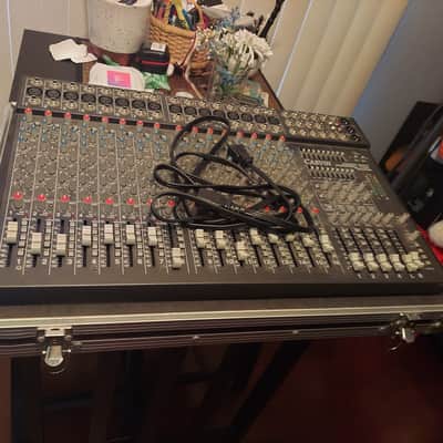 Carvin C1644 concert series mixer 2000 to 2010 - Black image 2