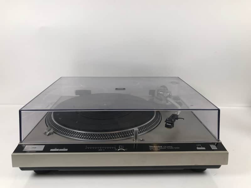 Technics SL-1700 MK2 Quartz Direct Drive Turntable image 1