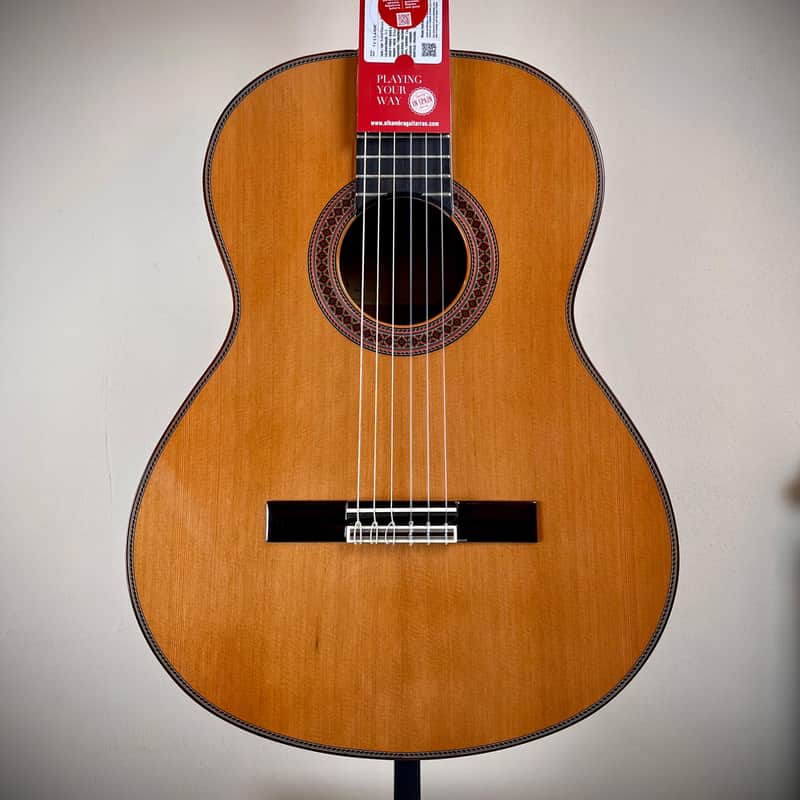 Alhambra 7C Classic - ALL SOLID WOODS - Solid Red Cedar Top & Solid Mahogany - Made in Spain w/ Gigbag