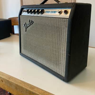 Fender Vibro Champ 6-Watt 1x8" Guitar Combo 1970 - 1980 - Silverface image 2