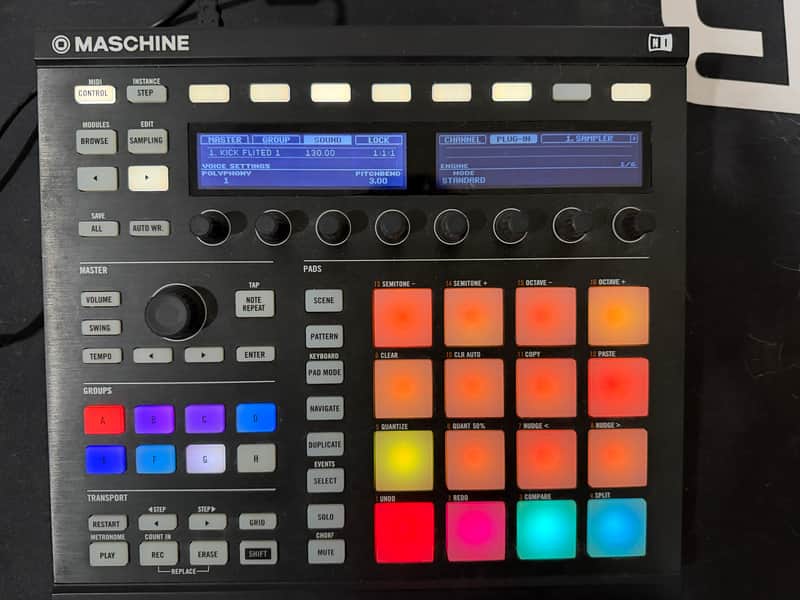 Native Instruments Maschine MKII 2010s - Black image 1