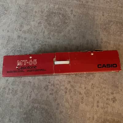 Casio MT-65 Casiotone 49-Key Synthesizer 1980s - White image 2