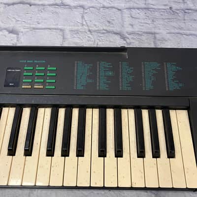 Yamaha PSR-6 Digital Synthesizer Keyboard image 4