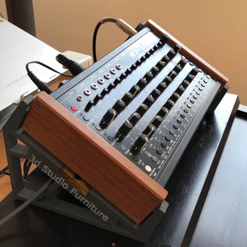 Single stand Tanzbar MFB - Customizable synth stand image 1