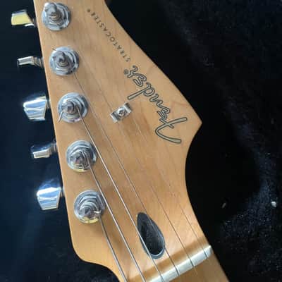 Fender Stratocaster ButtercreamYellow - SSS - Maple Neck + Fender ABS Molded Hard Case image 4